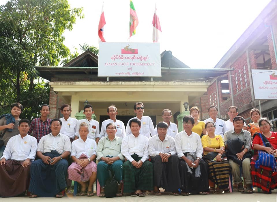 Meeting with Kyawtaw villagers (12)