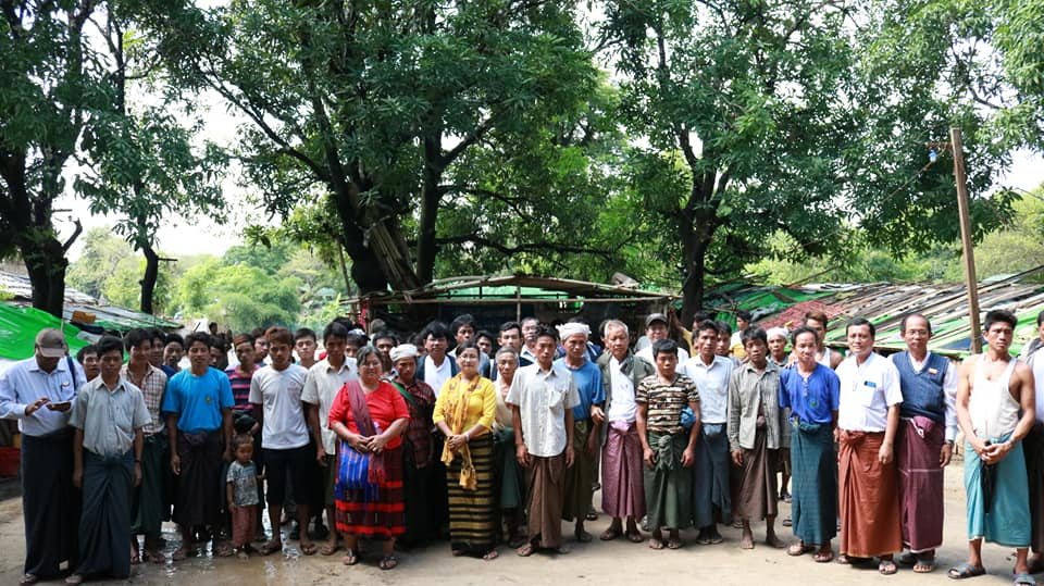 Meeting with Kyawtaw villagers (15)