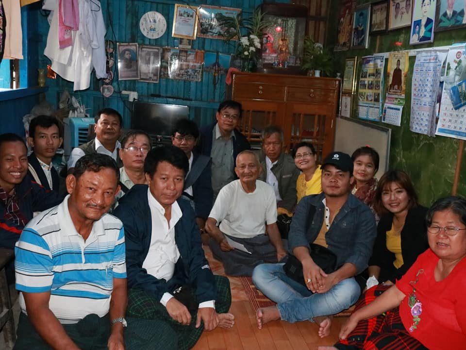 Meeting with Kyawtaw villagers (17)